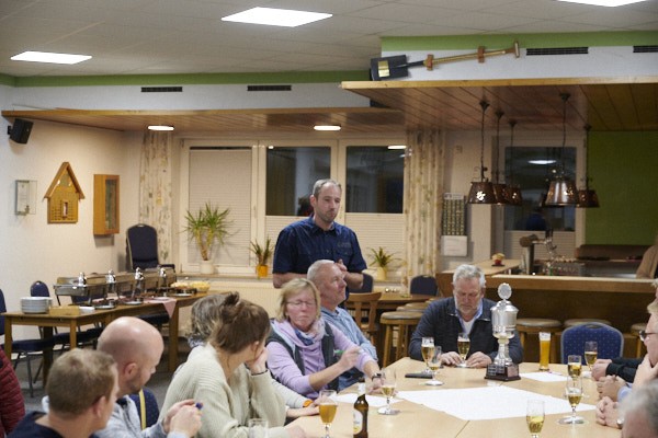 Schießen gegen die Beamten der Polizeistation